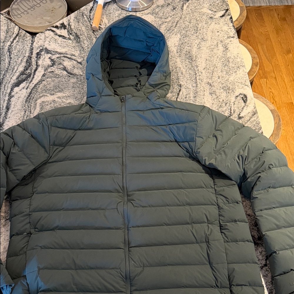 Men's Lululemon XL Navigation Down Hoodie